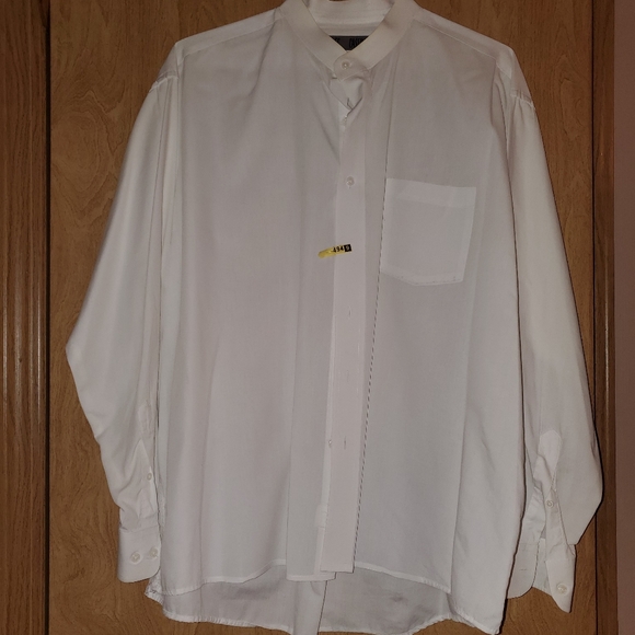Oleg Cassini Other - Men's Oleg Cassini Button Down Shirt